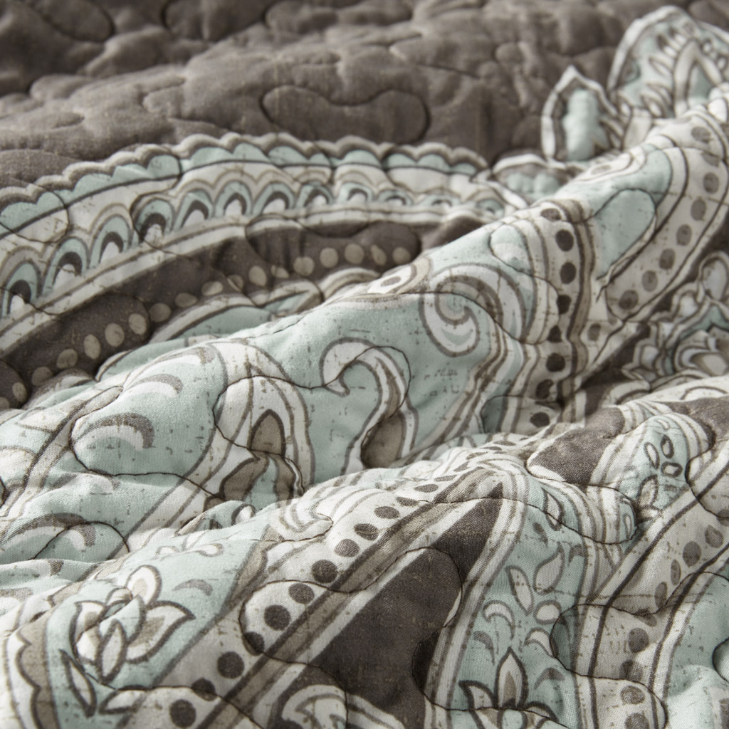 Madison Park Geneva 6 Piece Printed Quilt Set with Throw Pillows