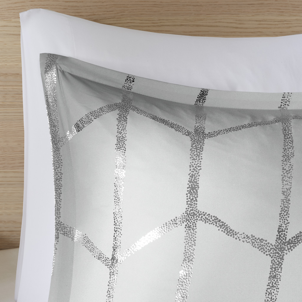 Intelligent Design Raina Metallic Printed Comforter Set
